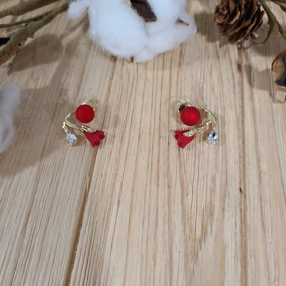 ❤️🌹NEW❤️🌹SUPER GORGEOUS!! Red Rose,CZ, and faux Pearl Ear Climbers ❤️🌹 - Picture 6 of 12